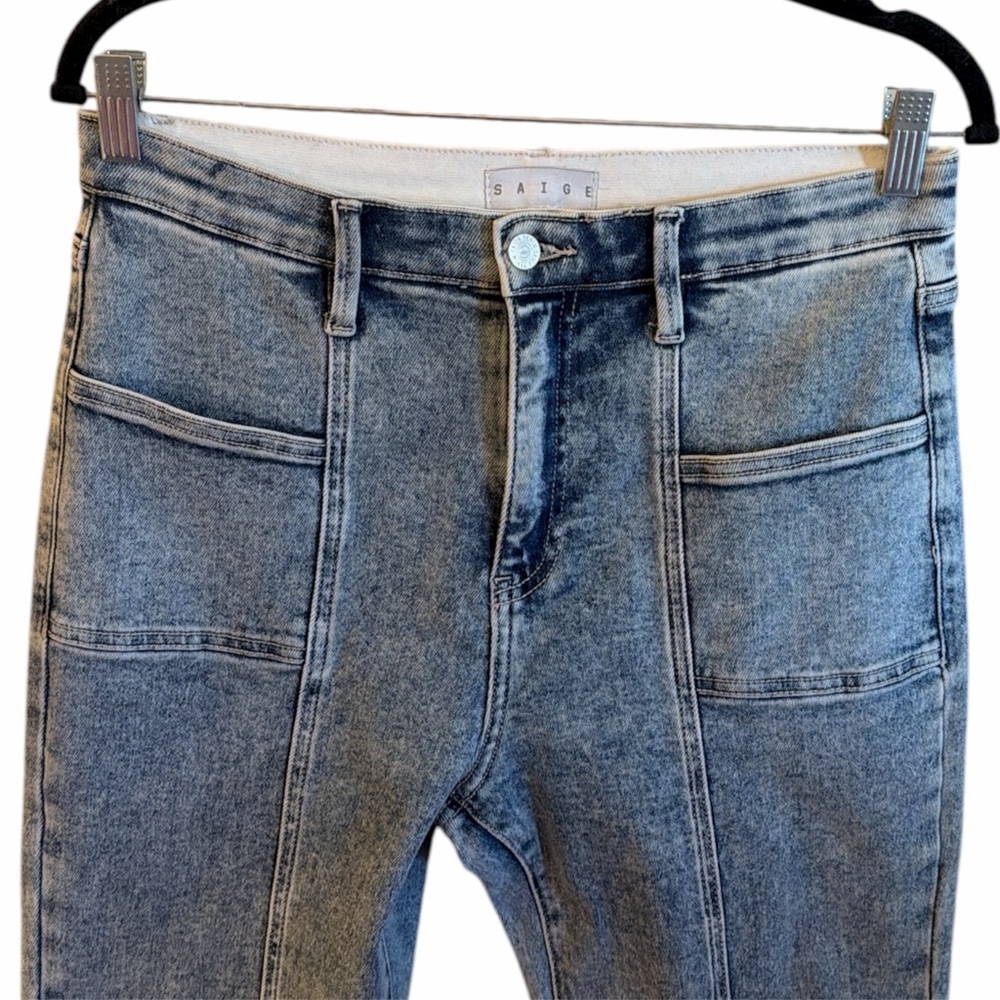 Saige High Rise Flare Jeans Size 11/30 Acid Wash Vertical Seam Detail Stretch - Picture 4 of 12